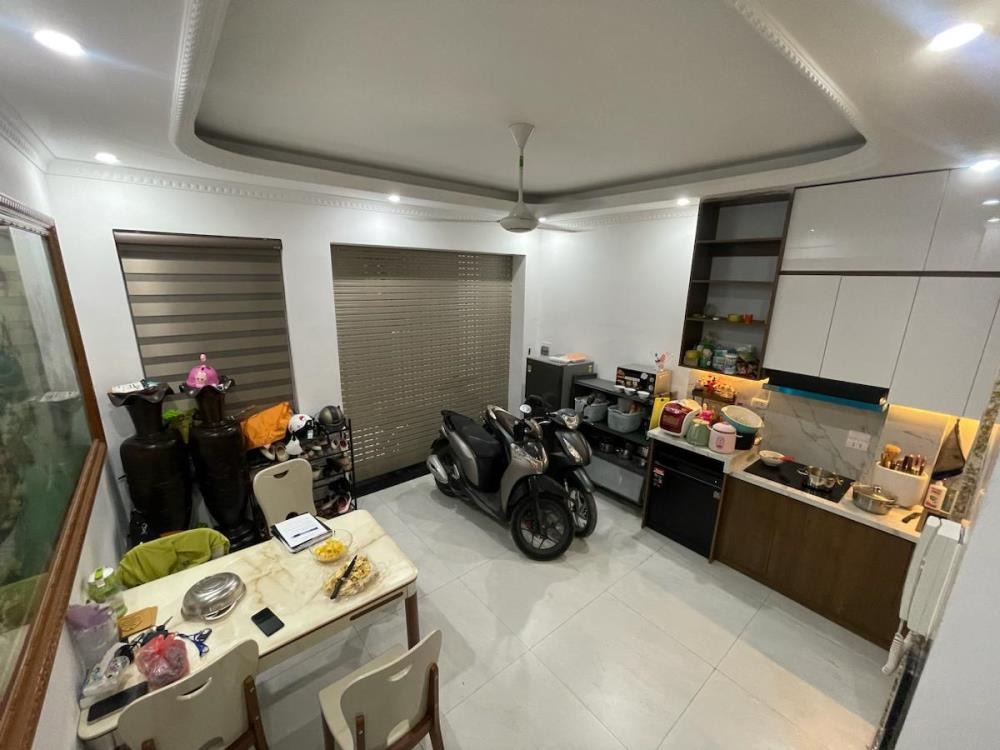 Nhà 7 Tầng, Thang Máy, Xây Mới - Vị Trí Đắc Địa Trường Chinh