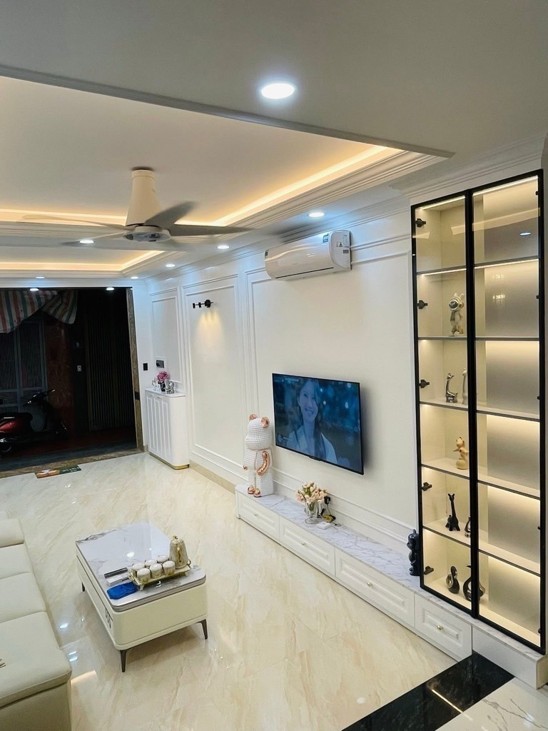Mỹ Nhân Chân Dài 6 Tầng, Thang Máy, Mặt Ngõ Ô Tô - Dương Văn Bé, Giá Tốt