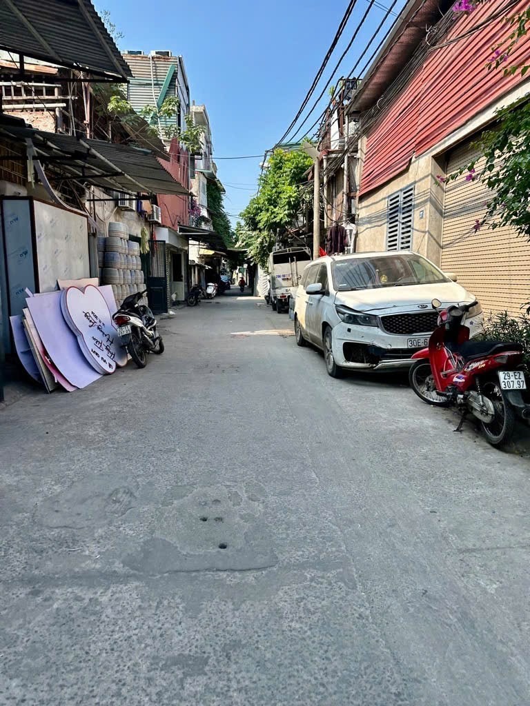 Siêu phẩm 2 Tầng, Ngõ 76 An Dương: Hiếm Hộ, Ô Tô Đỗ Gần, Giá 2.1 tỷ