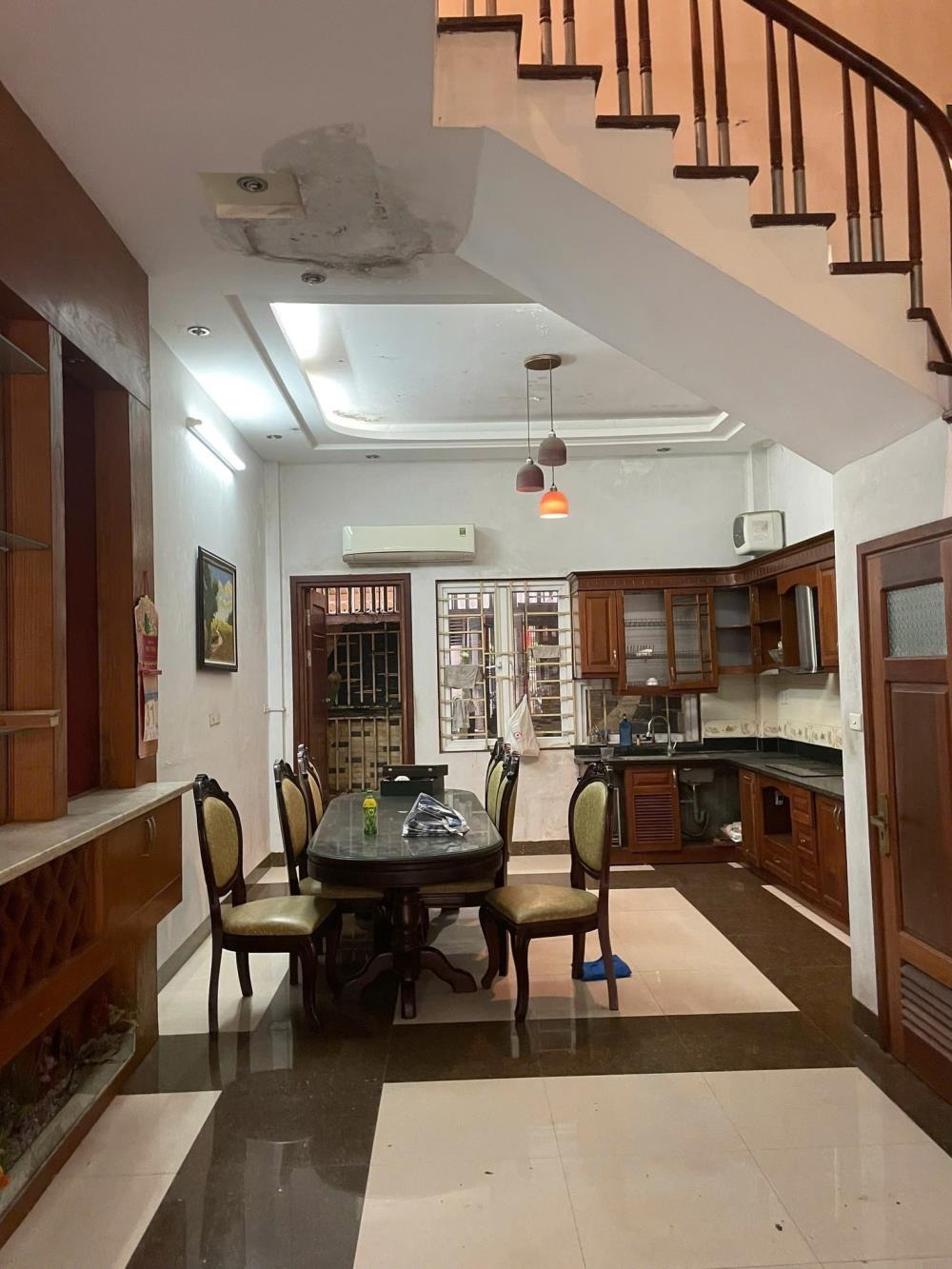 Mặt tiền Cầu Giấy - Phân lô - 5 Tầng - Kinh Doanh - Giá 26.2 Tỷ