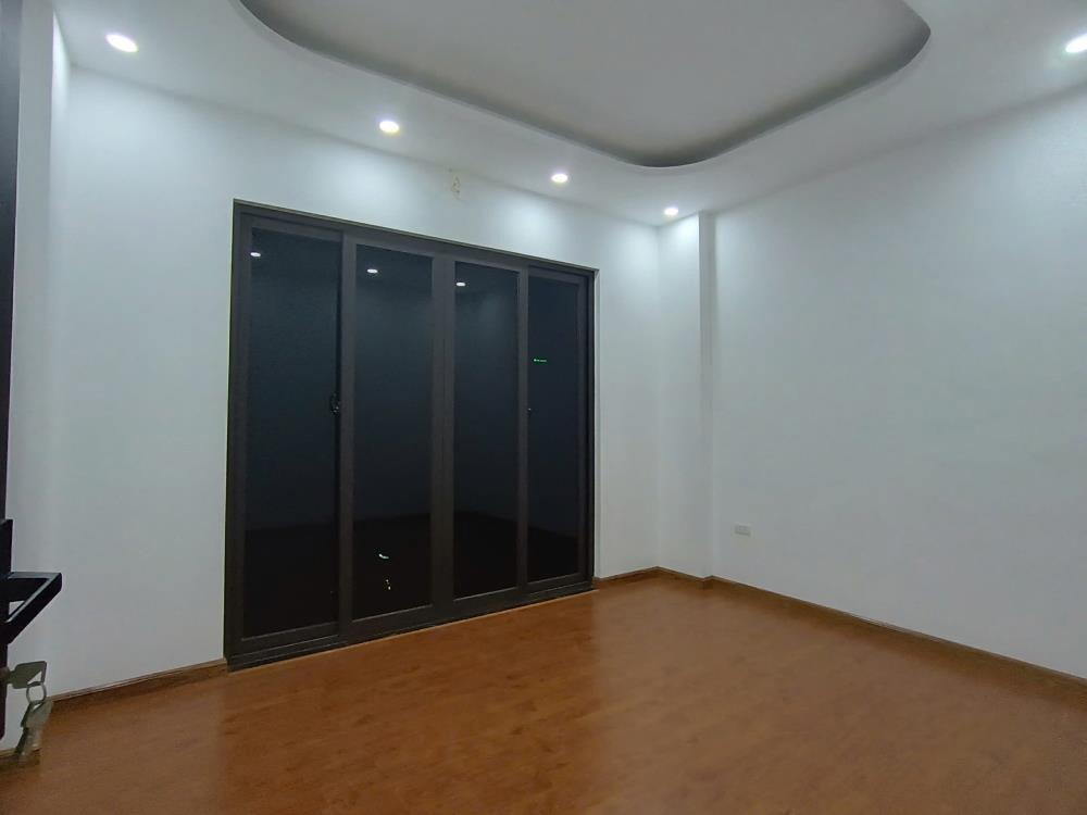 Bán nhà Tứ Hiệp, 42m2, 5 tầng, mặt tiền 4.2m - Giá 5.4 tỷ