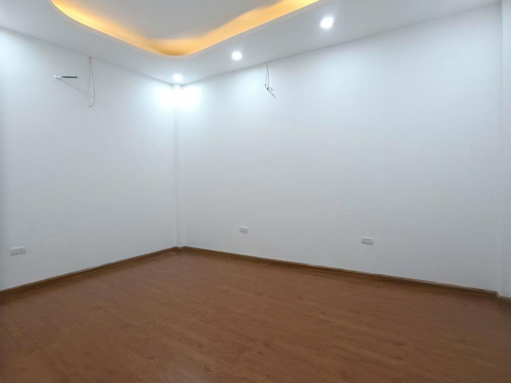 Bán nhà Tứ Hiệp, 42m2, 5 tầng, mặt tiền 4.2m - Giá 5.4 tỷ