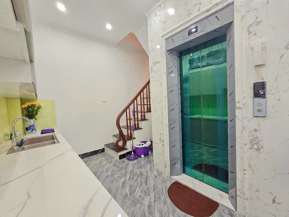 Bán nhà phố Lê Thanh Nghị, Hai Bà Trưng - 5 Tầng, Thang Máy, Lô Góc