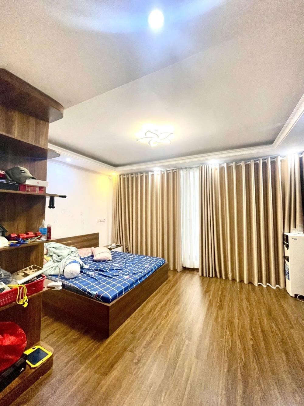 Bán nhà Khương Trung, Thanh Xuân: 6 Tầng, Mặt Tiền Rộng, Lô Góc Thoáng