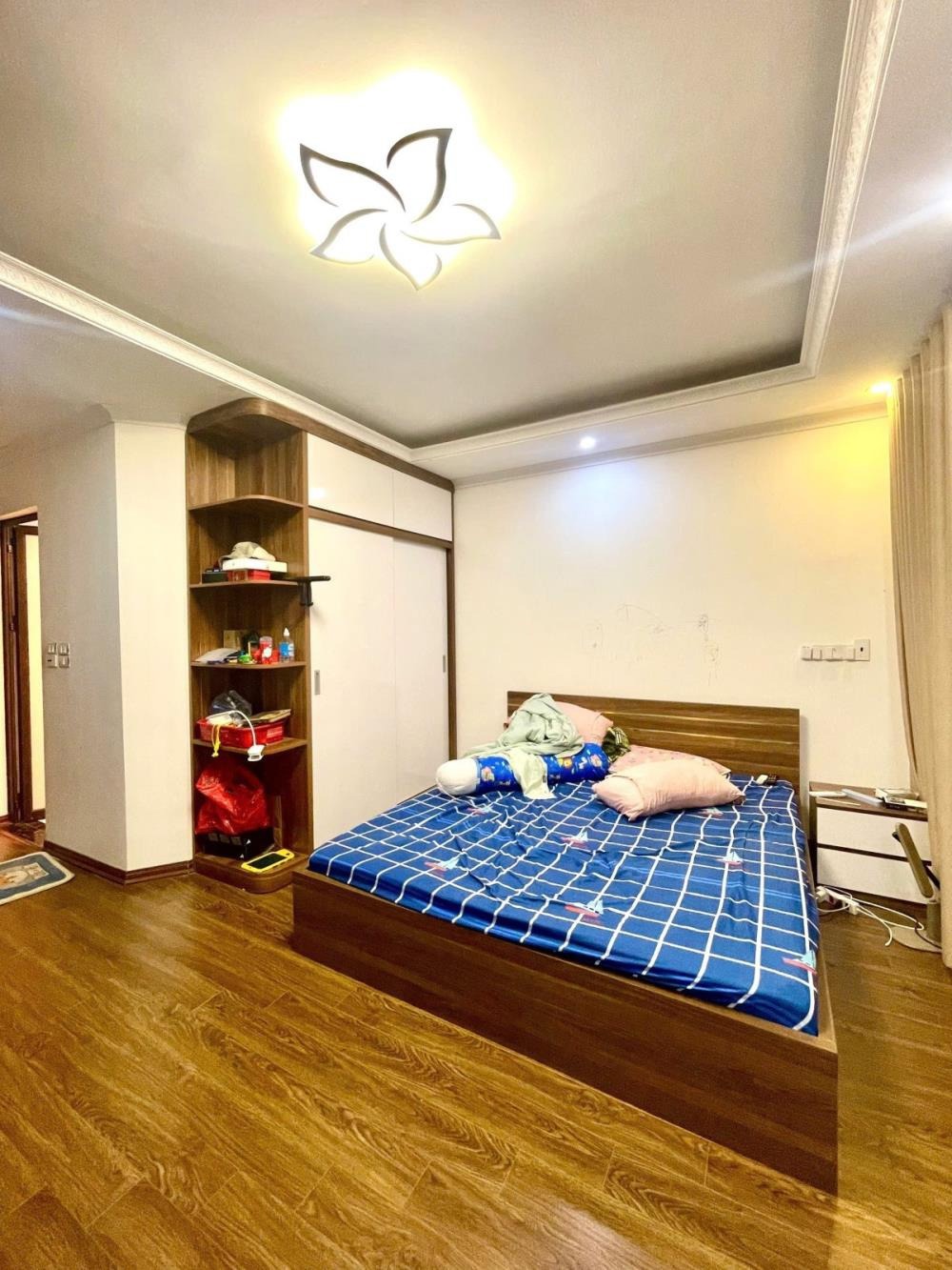 Bán nhà Khương Trung, Thanh Xuân: 6 Tầng, Mặt Tiền Rộng, Lô Góc Thoáng