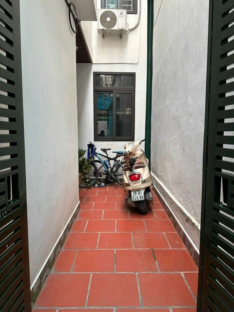 Nhà Nguyễn Khang Yên Hòa 31m2 x 5T - 7.2 tỷ - Cách Phố 40m
