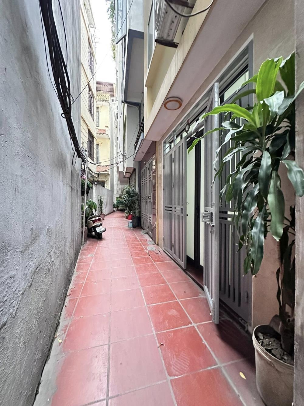 Bán nhà Võ Chí Công, Cầu Giấy: 32m2, 5 tầng, Full nội thất, Giá 7.4 tỷ