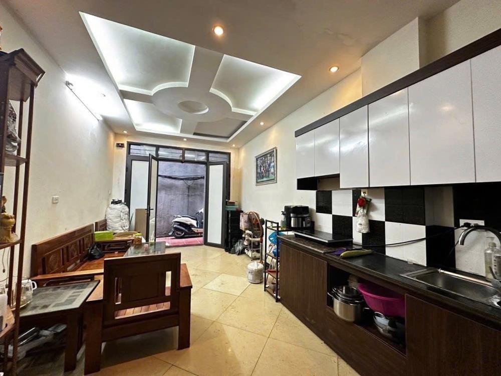 Bán nhà Võ Chí Công, Cầu Giấy: 32m2, 5 tầng, Full nội thất, Giá 7.4 tỷ