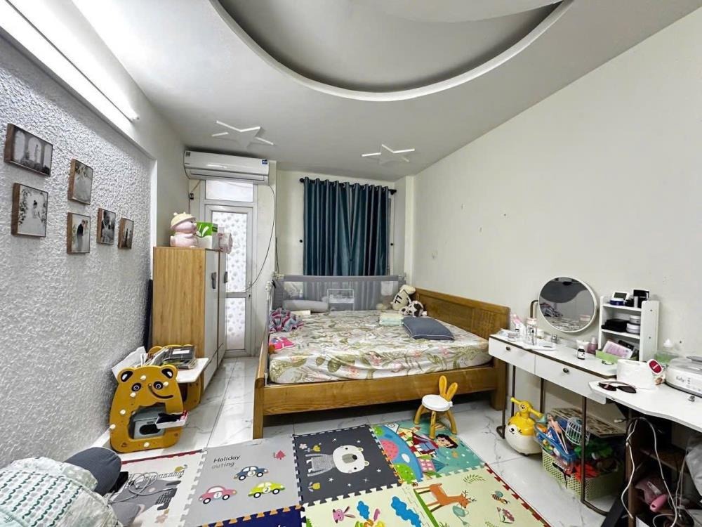Bán nhà Võ Chí Công, Cầu Giấy: 32m2, 5 tầng, Full nội thất, Giá 7.4 tỷ