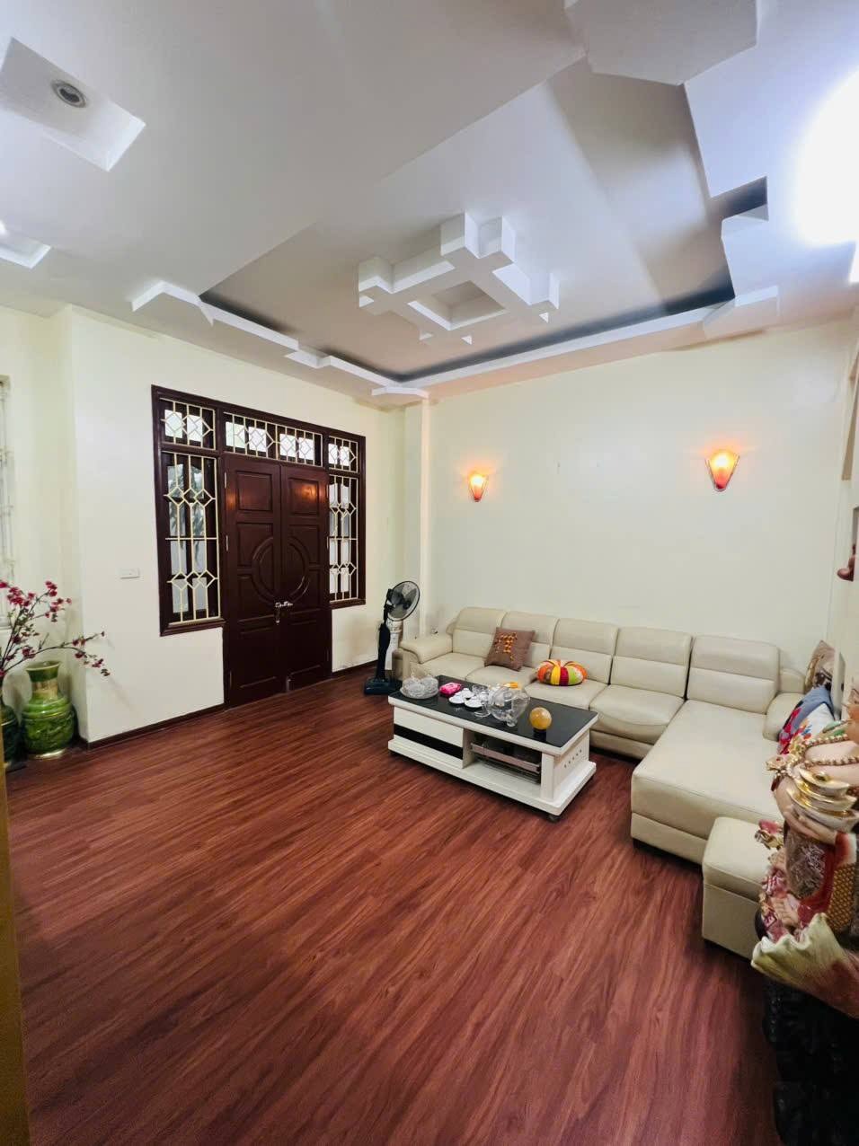 Bán Nhà Võ Chí Công 8.5 tỷ - 34m2 x 4T, 4 Phòng Ngủ, MT 6m