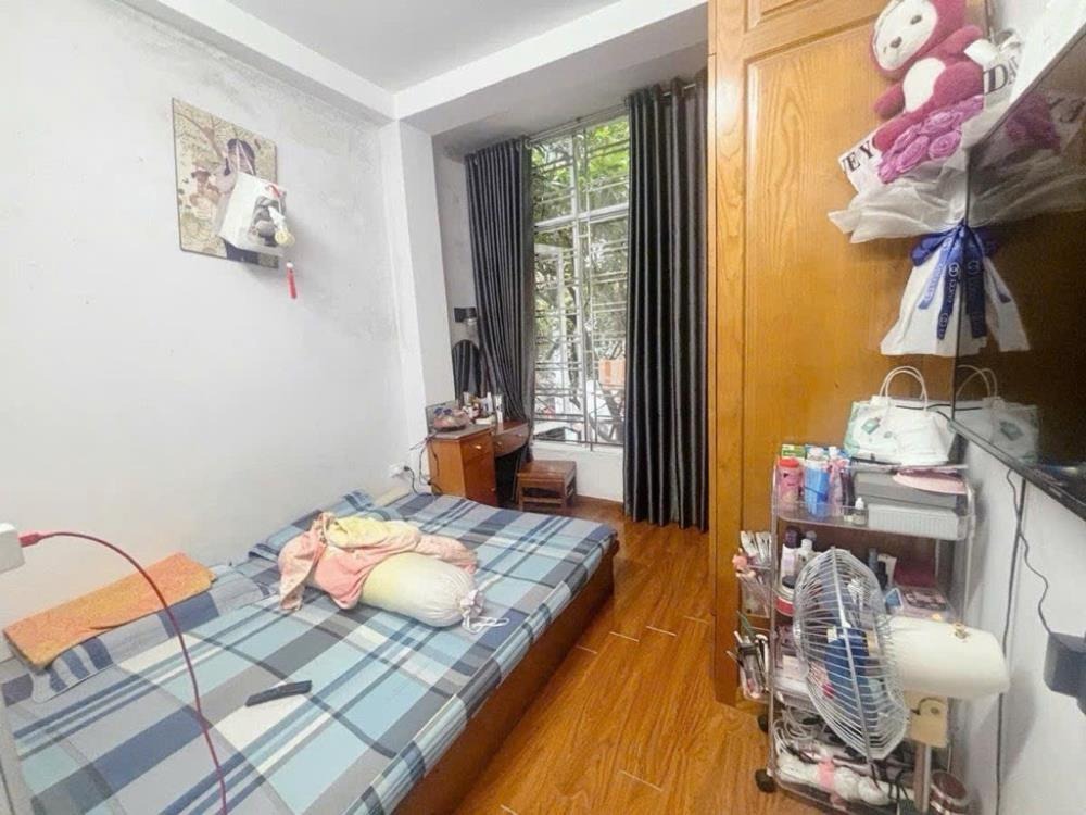 Chỉ 3.4 tỷ Sở Hữu Nhà 4 Tầng, Vị Trí Đắc Địa Đống Đa