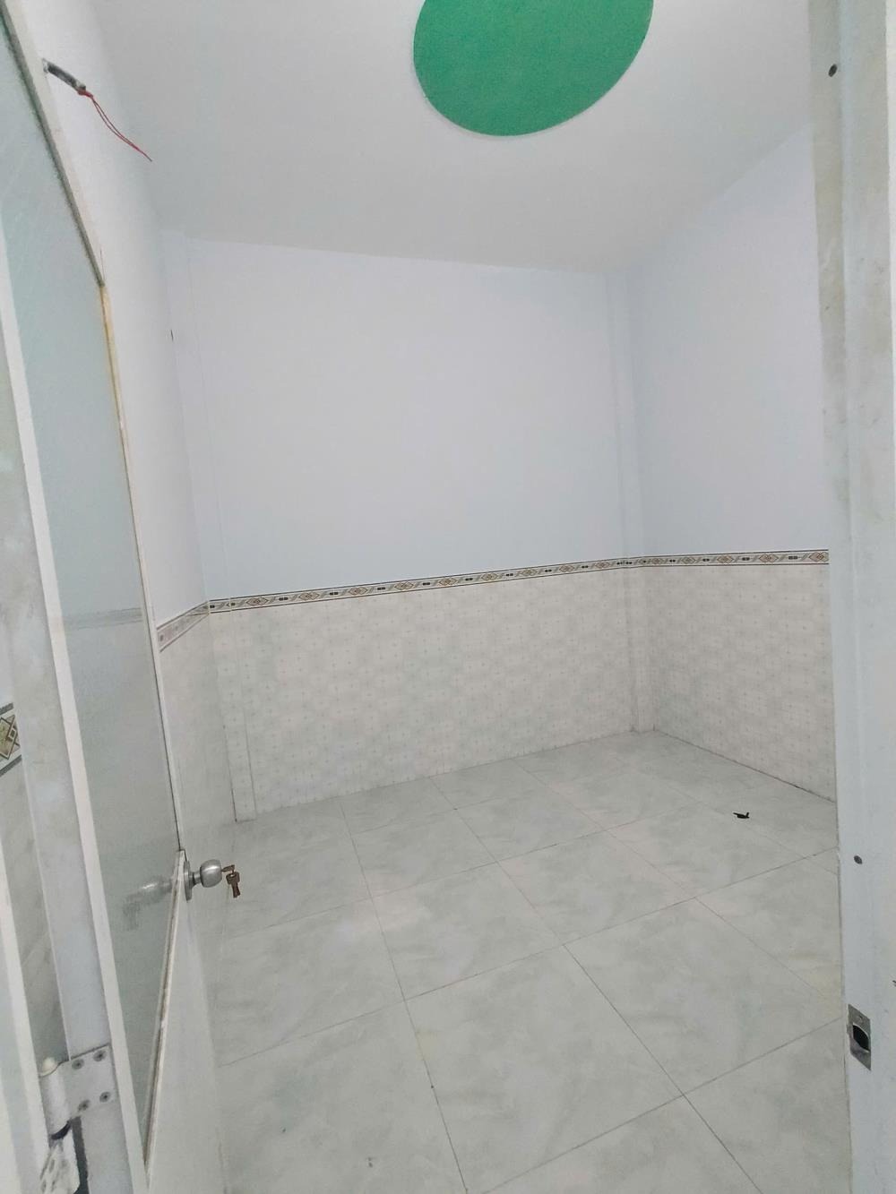 Bán nhà gần KĐT 5 sao Bình Chánh - 3PN, 2WC, 2.35 tỷ TL