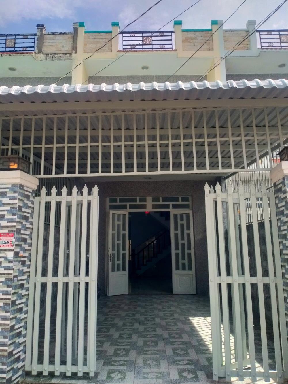 Bán nhà gần KĐT 5 sao Bình Chánh - 3PN, 2WC, 2.35 tỷ TL
