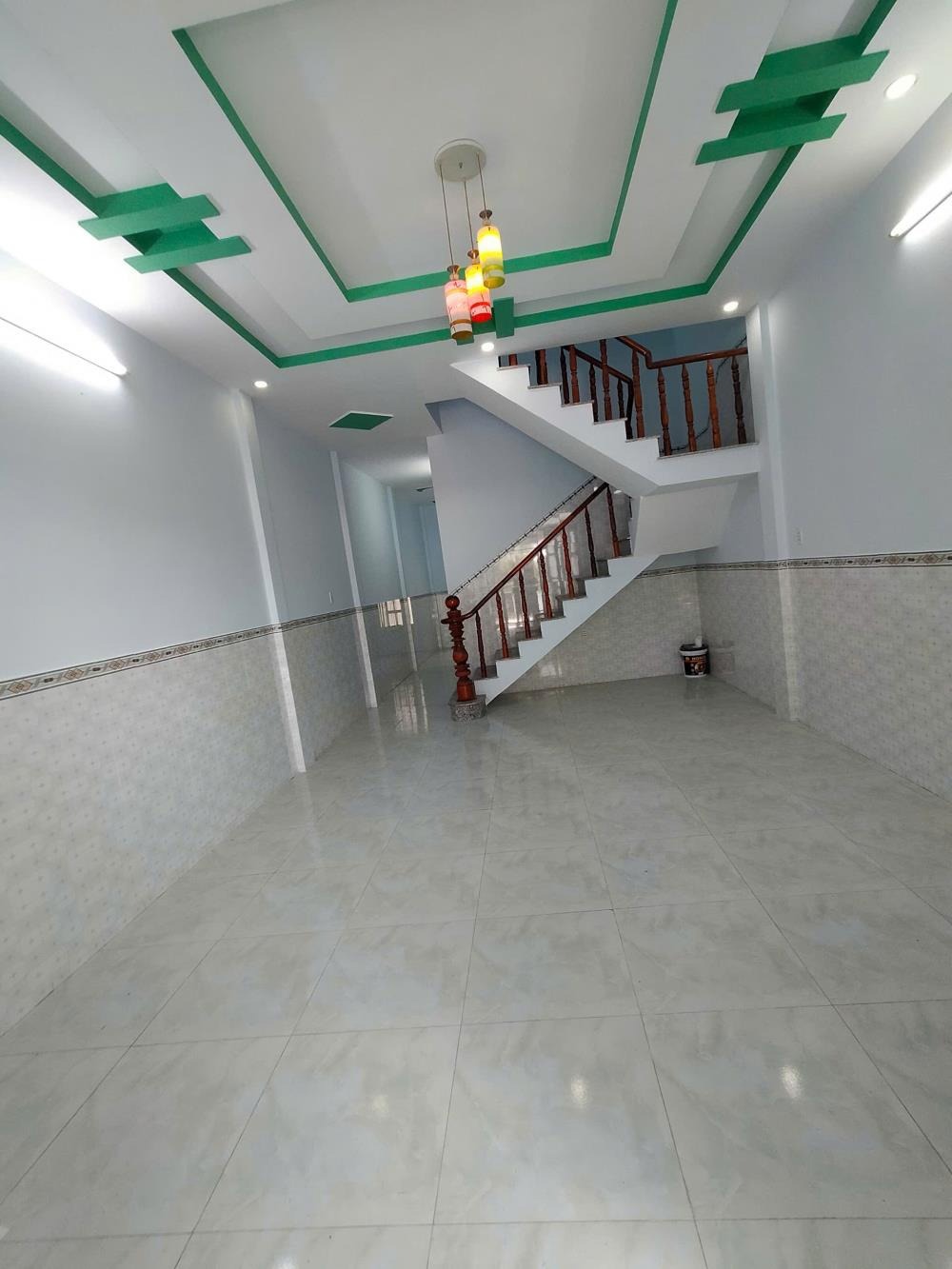 Bán nhà gần KĐT 5 sao Bình Chánh - 3PN, 2WC, 2.35 tỷ TL