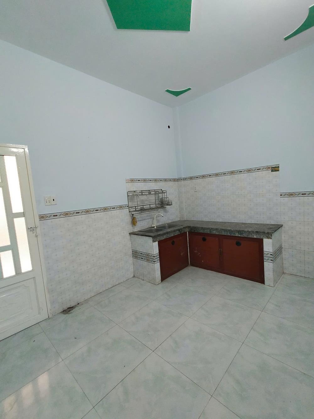 Bán nhà gần KĐT 5 sao Bình Chánh - 3PN, 2WC, 2.35 tỷ TL