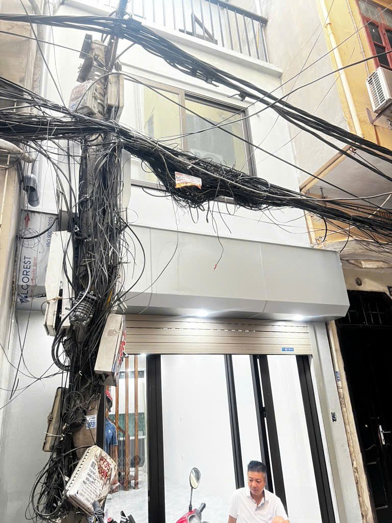 Bán nhà Đê Tô Hoàng 27m2, 3 tầng, giá 5.1 tỷ - Vị trí đẹp, pháp lý chuẩn