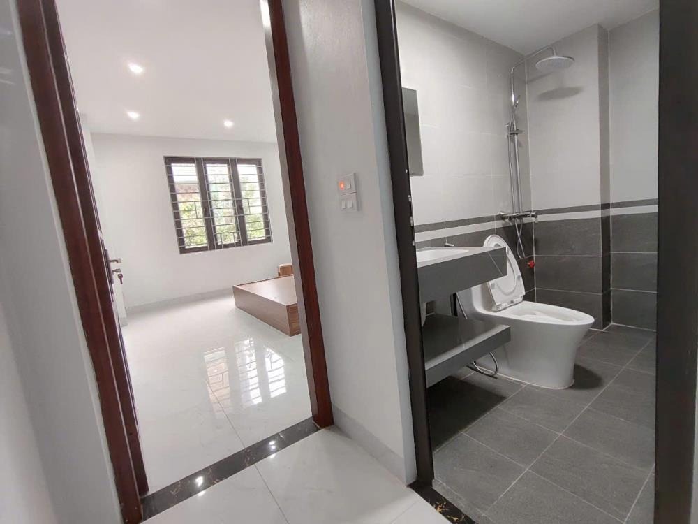 Bán nhà ngõ 3 tổ 5 đa sỹ, 5 tầng, mặt tiền 3.71m, ô tô gần, giá 6.85 tỷ
