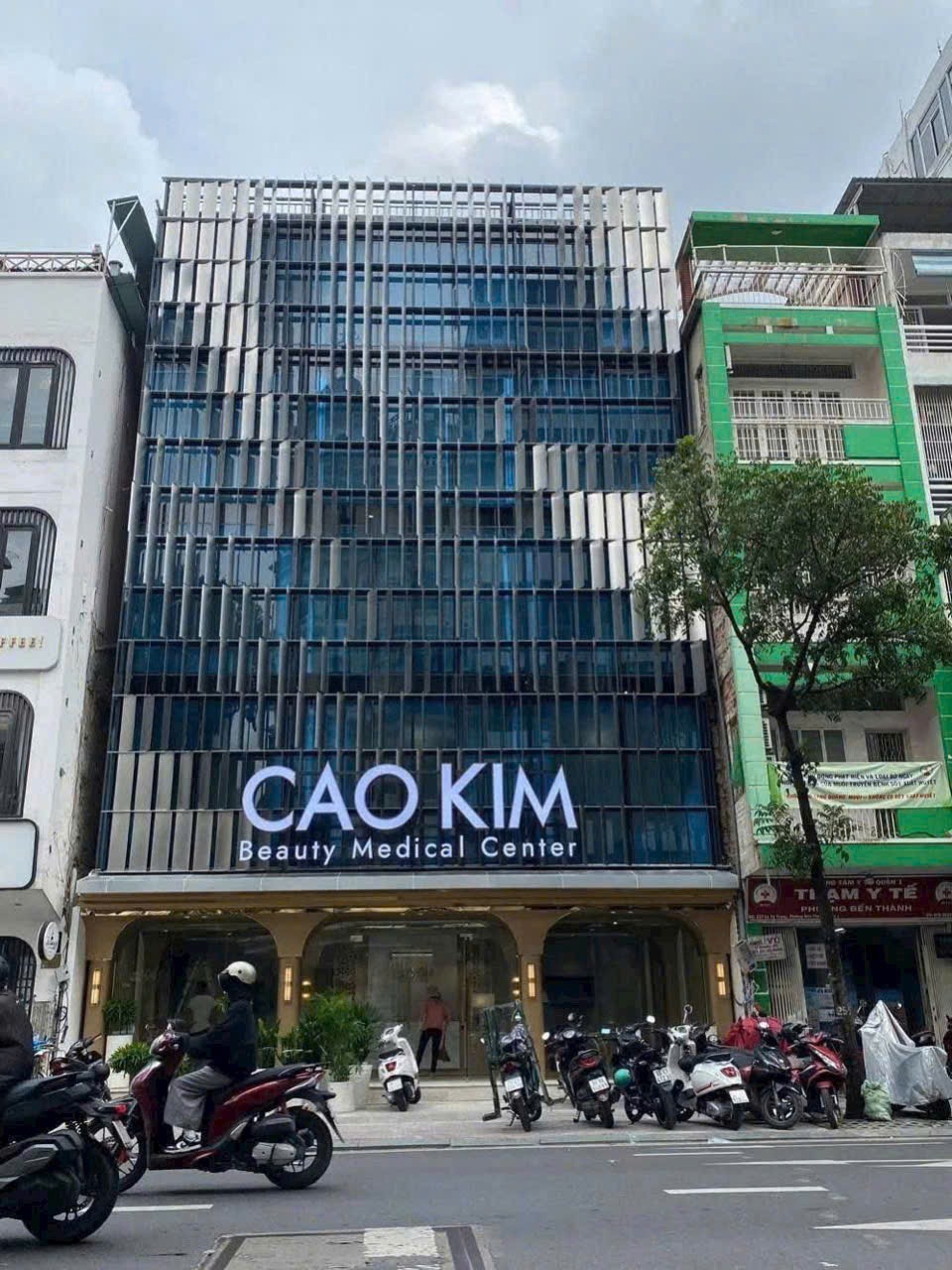 Cho thuê mặt tiền 12x20m đường Lý Tự Trọng, Quận 1 - Giá 550tr/tháng
