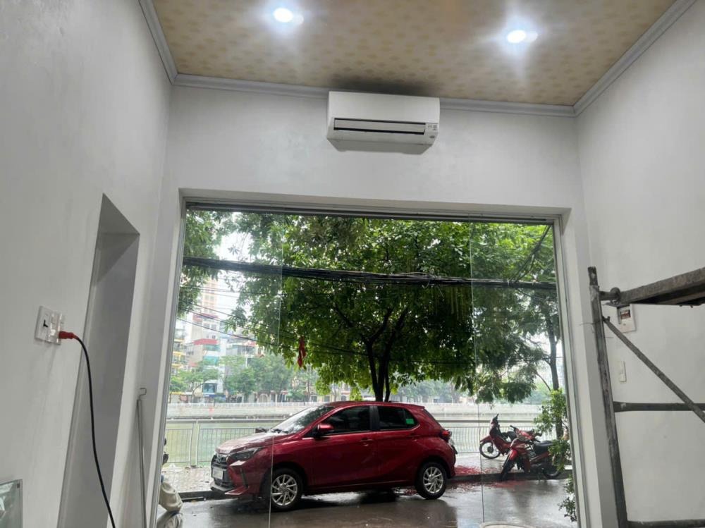 Cho Thuê Tầng 1 Nhà Mặt Hồ Hoàng Cầu - Đống Đa - Kinh Doanh Sầm Uất