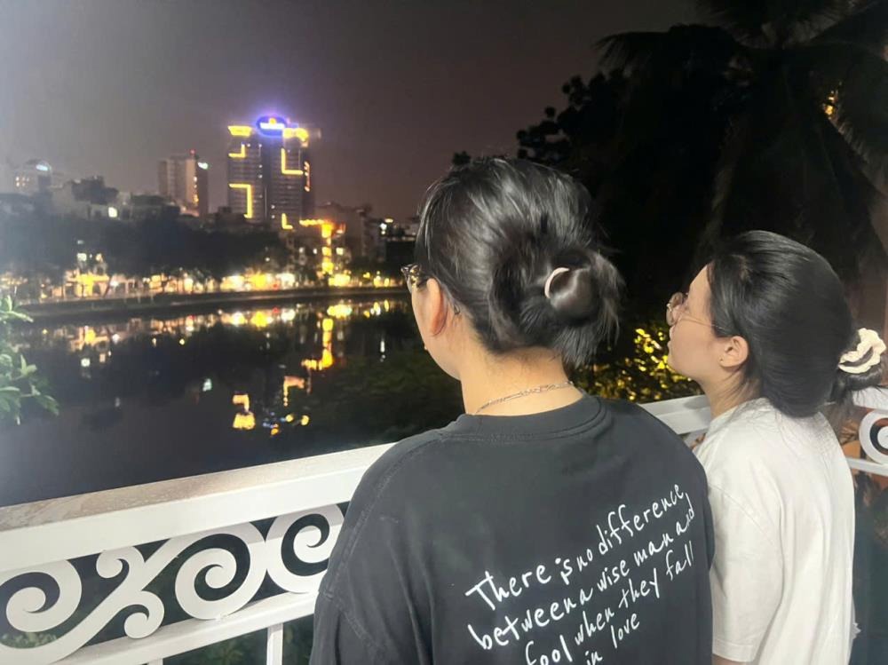 Cho Thuê Tầng 1 Nhà Mặt Hồ Hoàng Cầu - Đống Đa - Kinh Doanh Sầm Uất