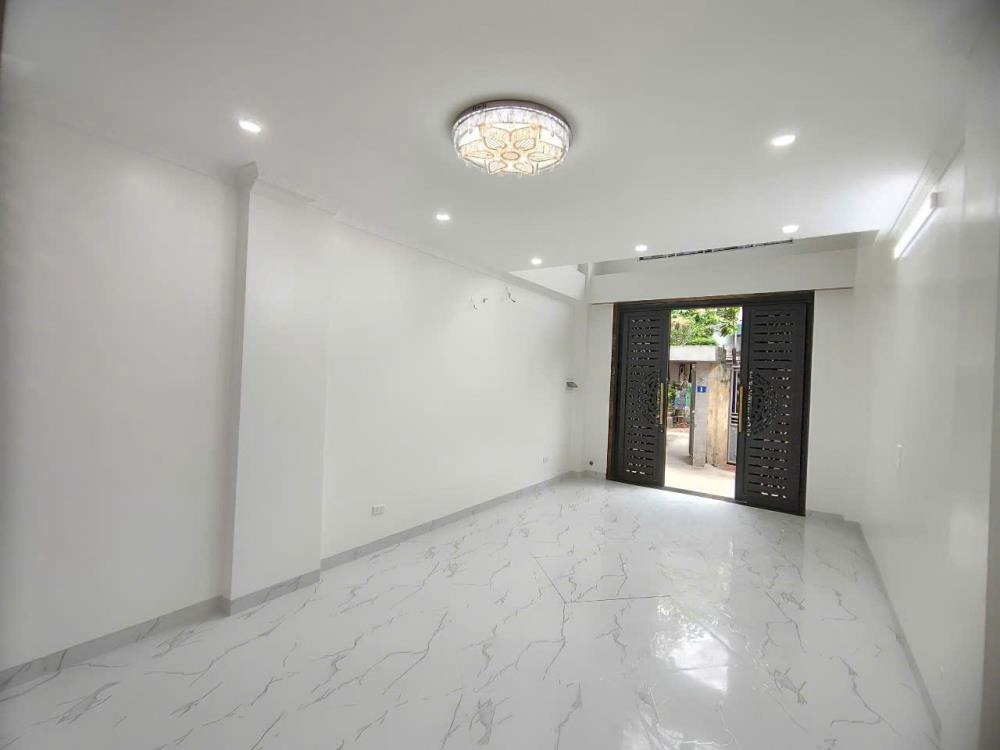 Nhà phố 5 tầng lửng, mặt tiền rộng, có thang máy - Phố Lụa Vạn Phúc