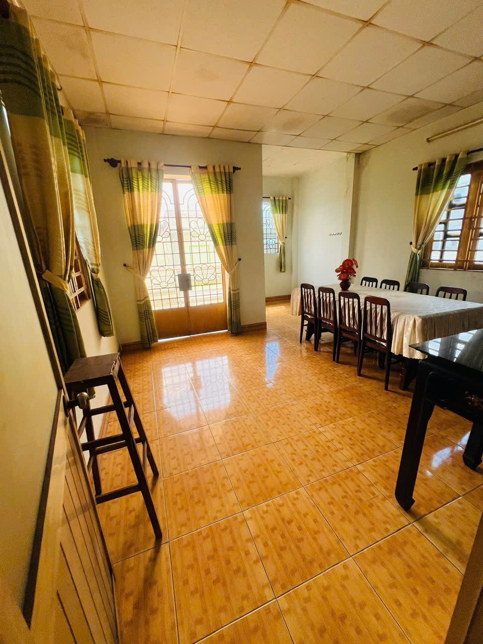 Hạ Giá Bán Nhà Phố Thủ Đức: 1 Trệt 1 Lầu, 11 Tỷ