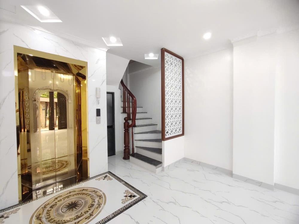Nhà phố 5 tầng lửng, mặt tiền rộng, có thang máy - Phố Lụa Vạn Phúc