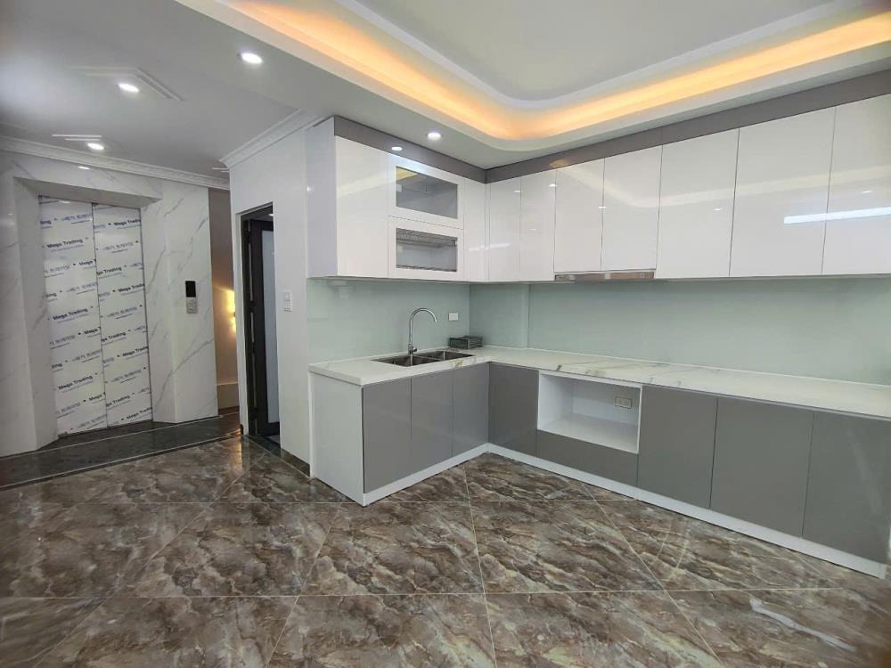 Nhà phố 5 tầng lửng, mặt tiền rộng, có thang máy - Phố Lụa Vạn Phúc