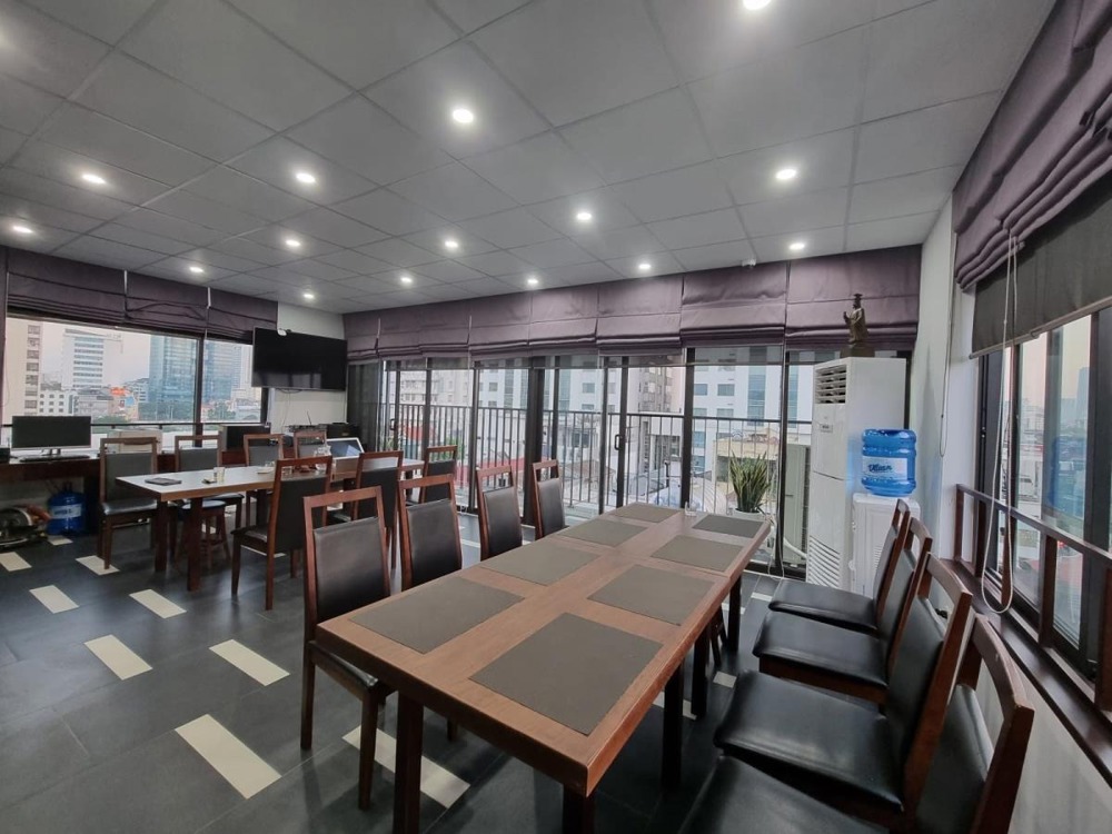 Bán nhà mặt tiền Hoàng Quốc Việt 75m2, 8 tầng, 7.7m, Kinh doanh đỉnh cao, Giá 35 tỷ