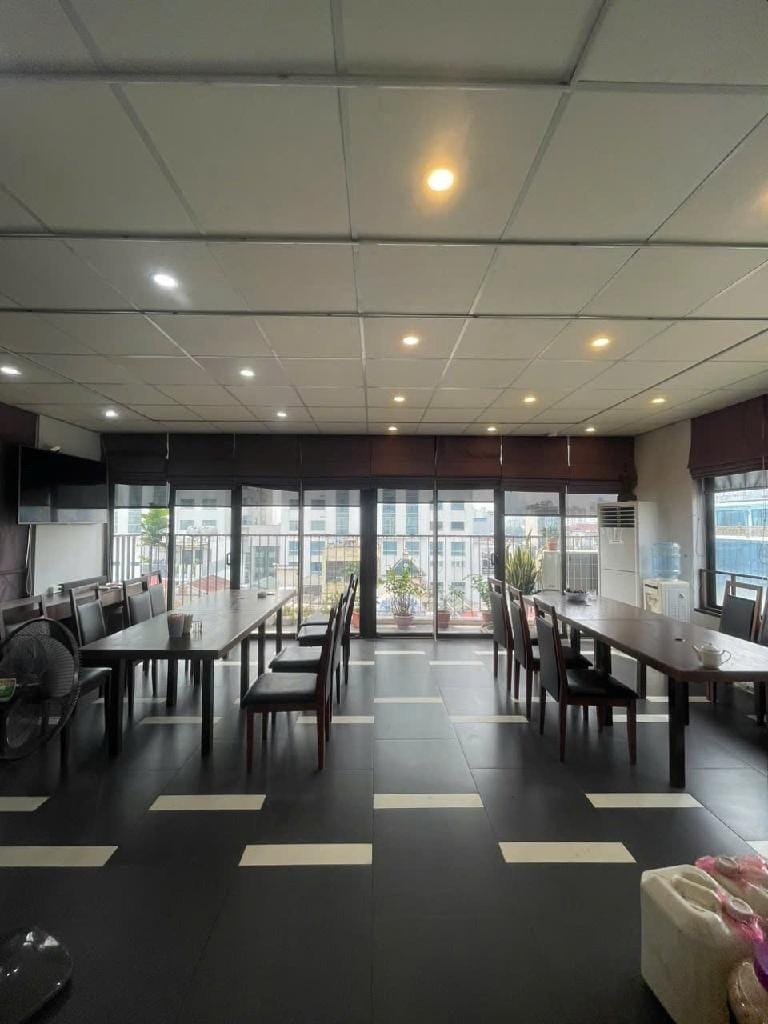 Bán nhà mặt tiền Hoàng Quốc Việt 75m2, 8 tầng, 7.7m, Kinh doanh đỉnh cao, Giá 35 tỷ