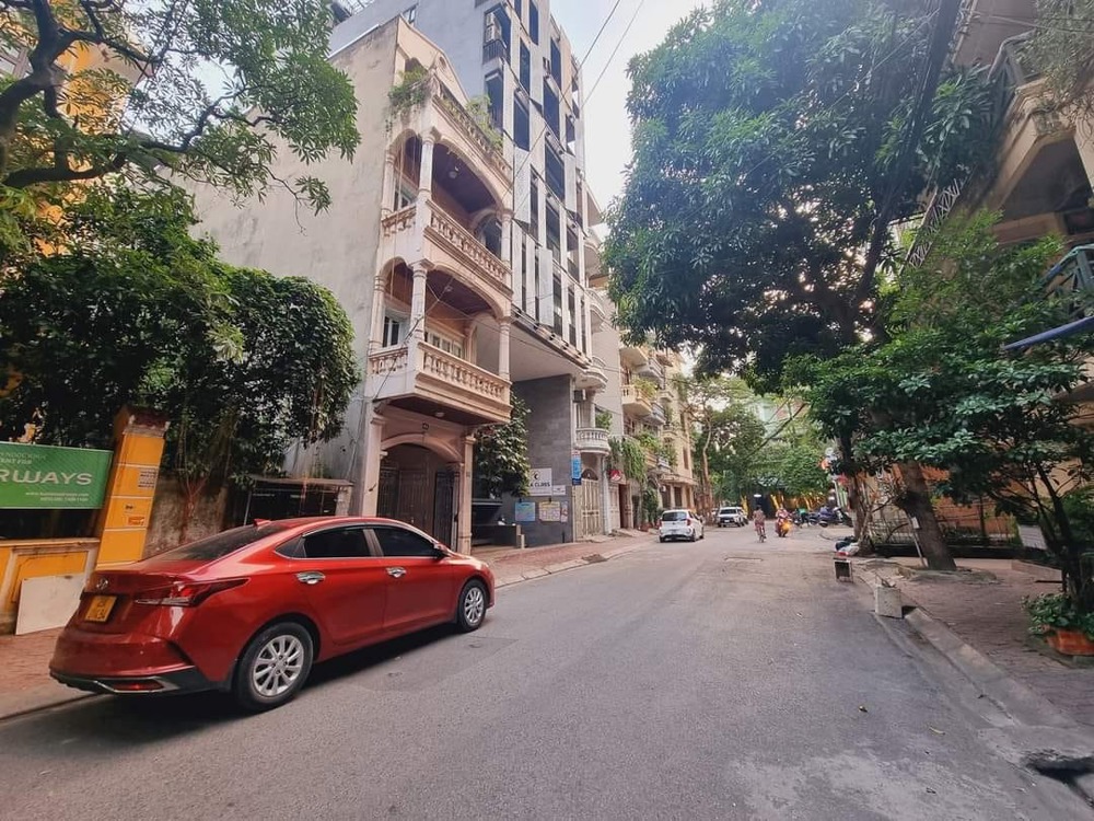 Bán nhà mặt tiền Hoàng Quốc Việt 75m2, 8 tầng, 7.7m, Kinh doanh đỉnh cao, Giá 35 tỷ