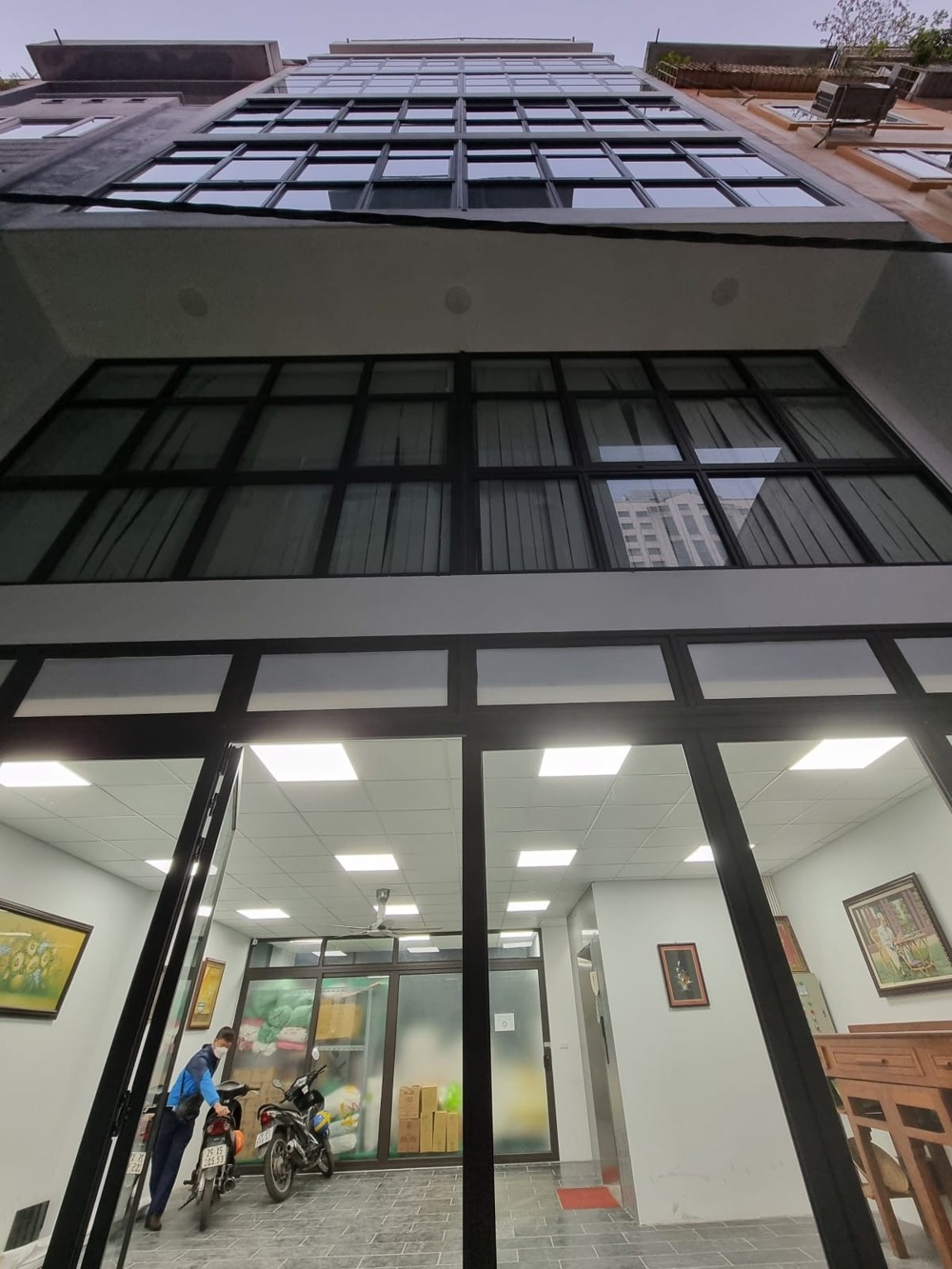 Bán nhà mặt tiền Hoàng Quốc Việt 75m2, 8 tầng, 7.7m, Kinh doanh đỉnh cao, Giá 35 tỷ