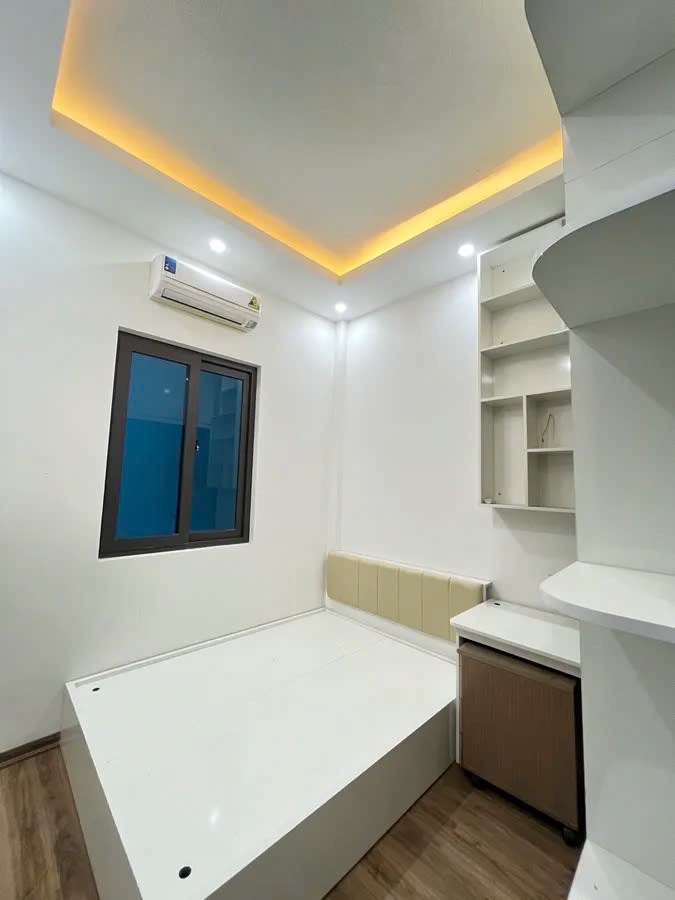 Hot Mặt Ngõ - Vị Trí Đắc Địa - Giá Chỉ 9.x Tỷ - Quận Thanh Xuân