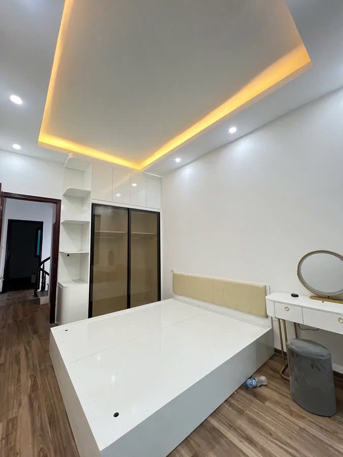 Hot Mặt Ngõ - Vị Trí Đắc Địa - Giá Chỉ 9.x Tỷ - Quận Thanh Xuân