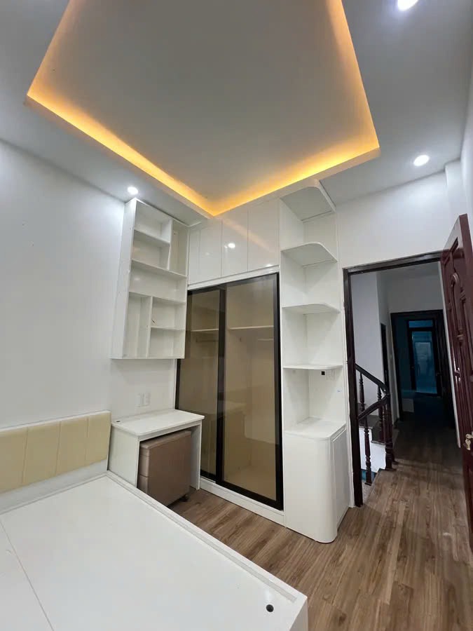 Hot Mặt Ngõ - Vị Trí Đắc Địa - Giá Chỉ 9.x Tỷ - Quận Thanh Xuân