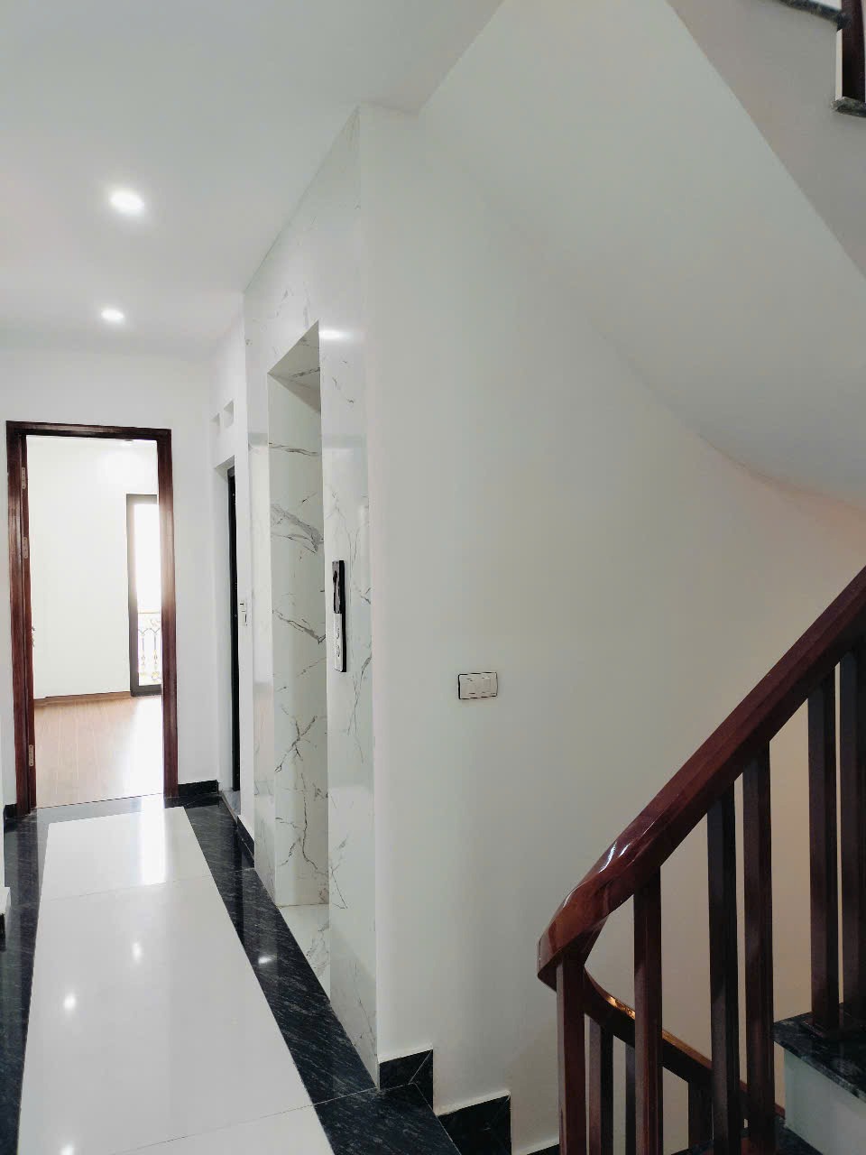 Bán Nhà 6 Tầng Thang Máy, Gần Tái Định Cư Ngọc Hồi, DT 56m², Giá 7.8 Tỷ