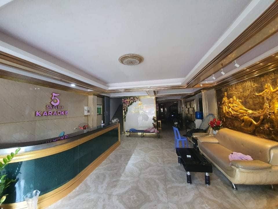 Hoàng Quốc Việt - Tòa nhà 6 tầng, Mặt tiền 6.2m, Kinh doanh siêu lợi nhuận