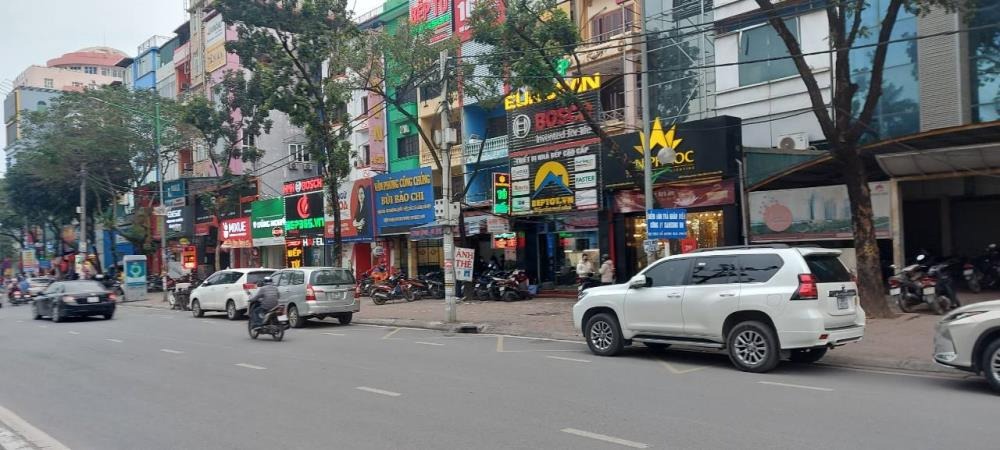 Hoàng Quốc Việt - Tòa nhà 6 tầng, Mặt tiền 6.2m, Kinh doanh siêu lợi nhuận