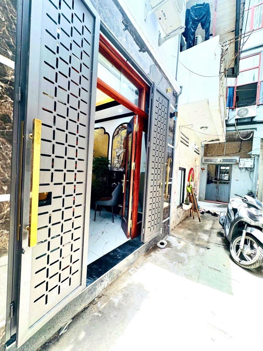 Bán Nhà Phố Dương Văn Bé, 33m2, Ngõ Nông, Giá 7.95 Tỷ