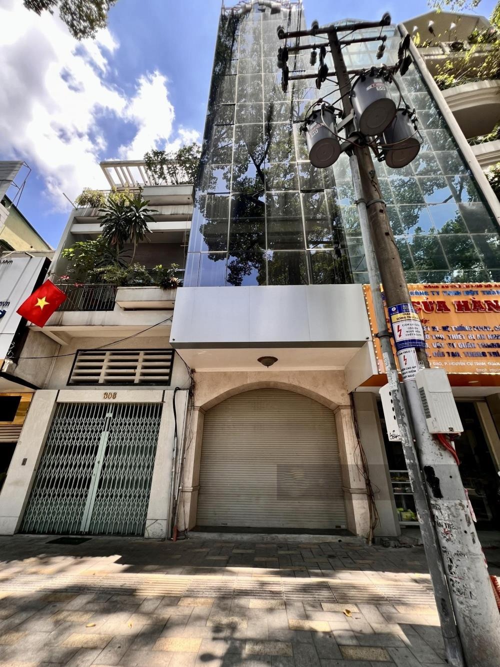 Siêu phẩm mặt tiền Trần Hưng Đạo, Quận 1 - 39 tỷ - View Metro - Kinh doanh đỉnh cao
