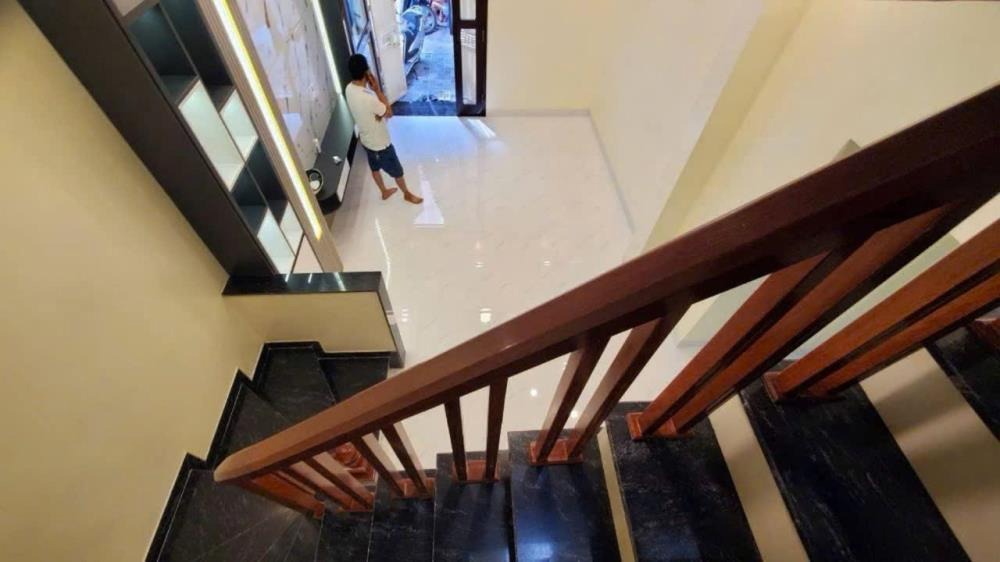 Bán Nhà Quận Đống Đa - 70m Ra Phố Tôn Đức Thắng - 27m² x 3 Tầng - Giá 6.15 Tỷ