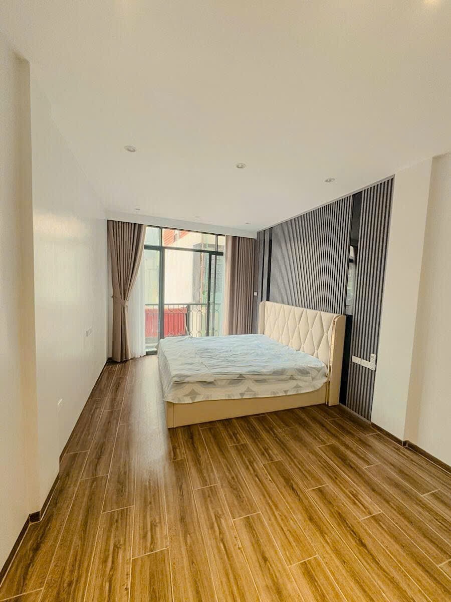 Bán nhà Đống Đa 40m2 x 6 tầng, thang máy, gần ô tô - Giá Tốt