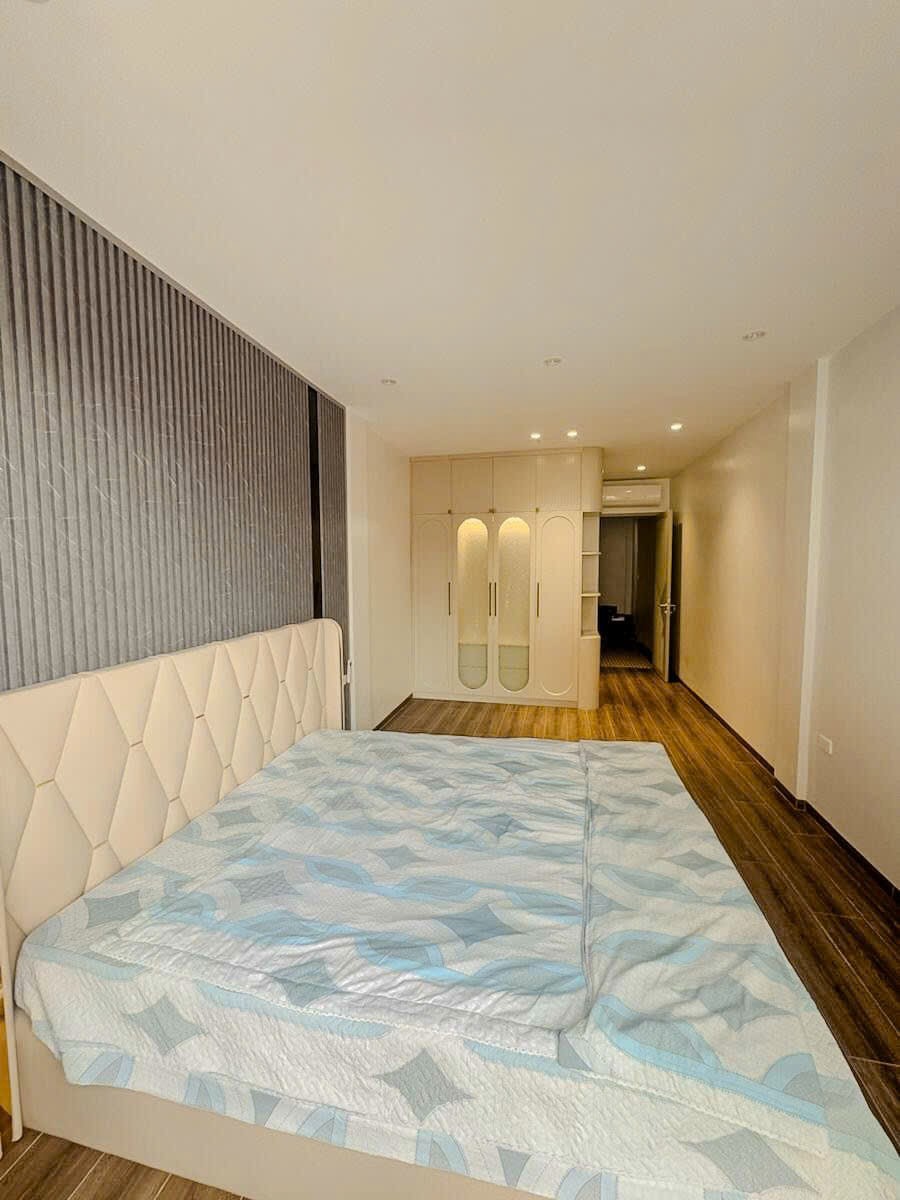 Bán nhà Đống Đa 40m2 x 6 tầng, thang máy, gần ô tô - Giá Tốt