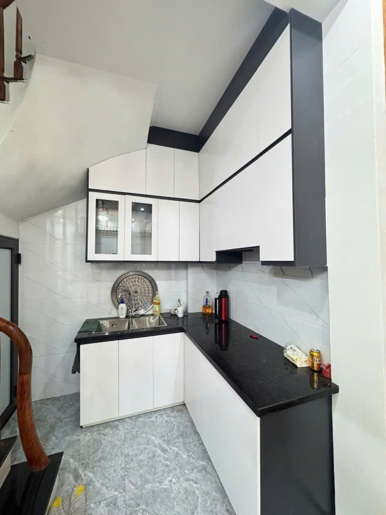 Nhà 5 Tầng Vĩnh Hưng, Hoàng Mai: 10m Ra Phố, 5.8 Tỷ - Vị Trí Đắc Địa