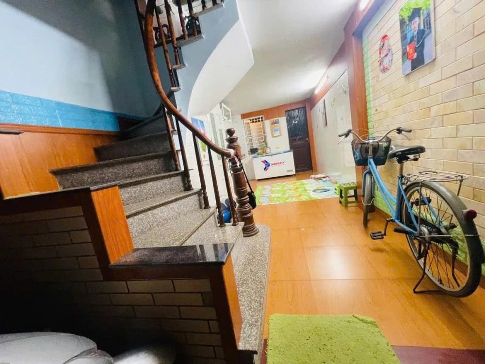 Bán nhà hạ giá, Hoàng Mai, 6 Tầng, 6 Phòng Ngủ - 5.35 Tỷ