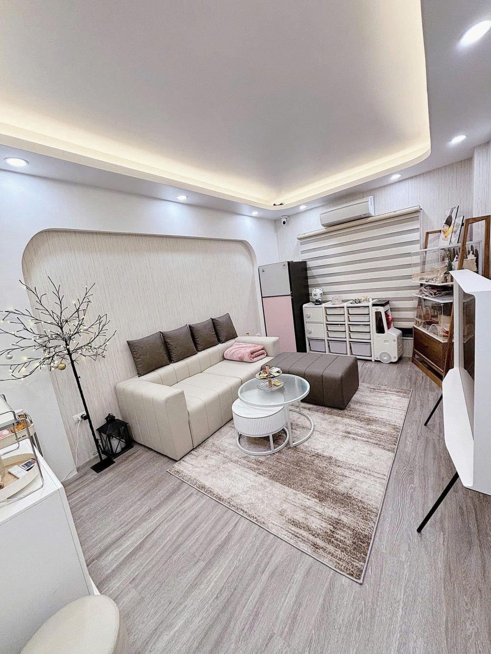 🌟 Bán nhà gốc 5 tầng, nội thất cao cấp, ngõ thoáng, ô tô gần nhà