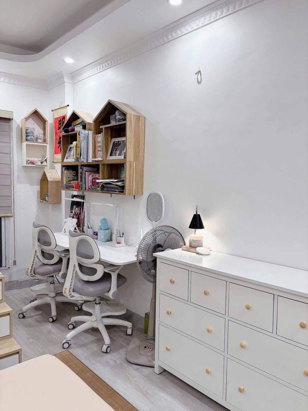 🌟 Bán nhà gốc 5 tầng, nội thất cao cấp, ngõ thoáng, ô tô gần nhà