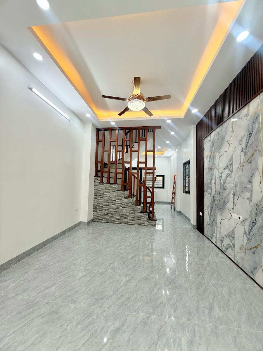 Bán Nhà Thái Thịnh, Đống Đa: Ngõ Ô Tô, Gần Phố, Thiết Kế Chắc Chắn