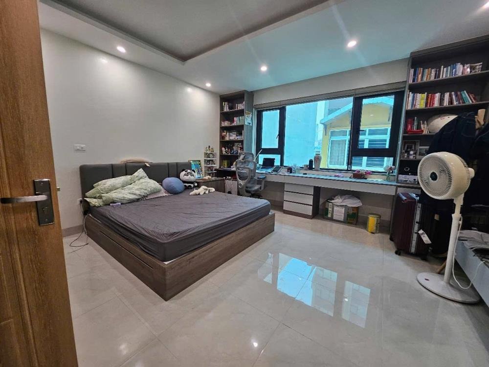 Bán nhà 65m2 - 6 tầng - 5m mặt tiền, Mạc Thái Tổ, Cầu Giấy - Kinh doanh sầm uất