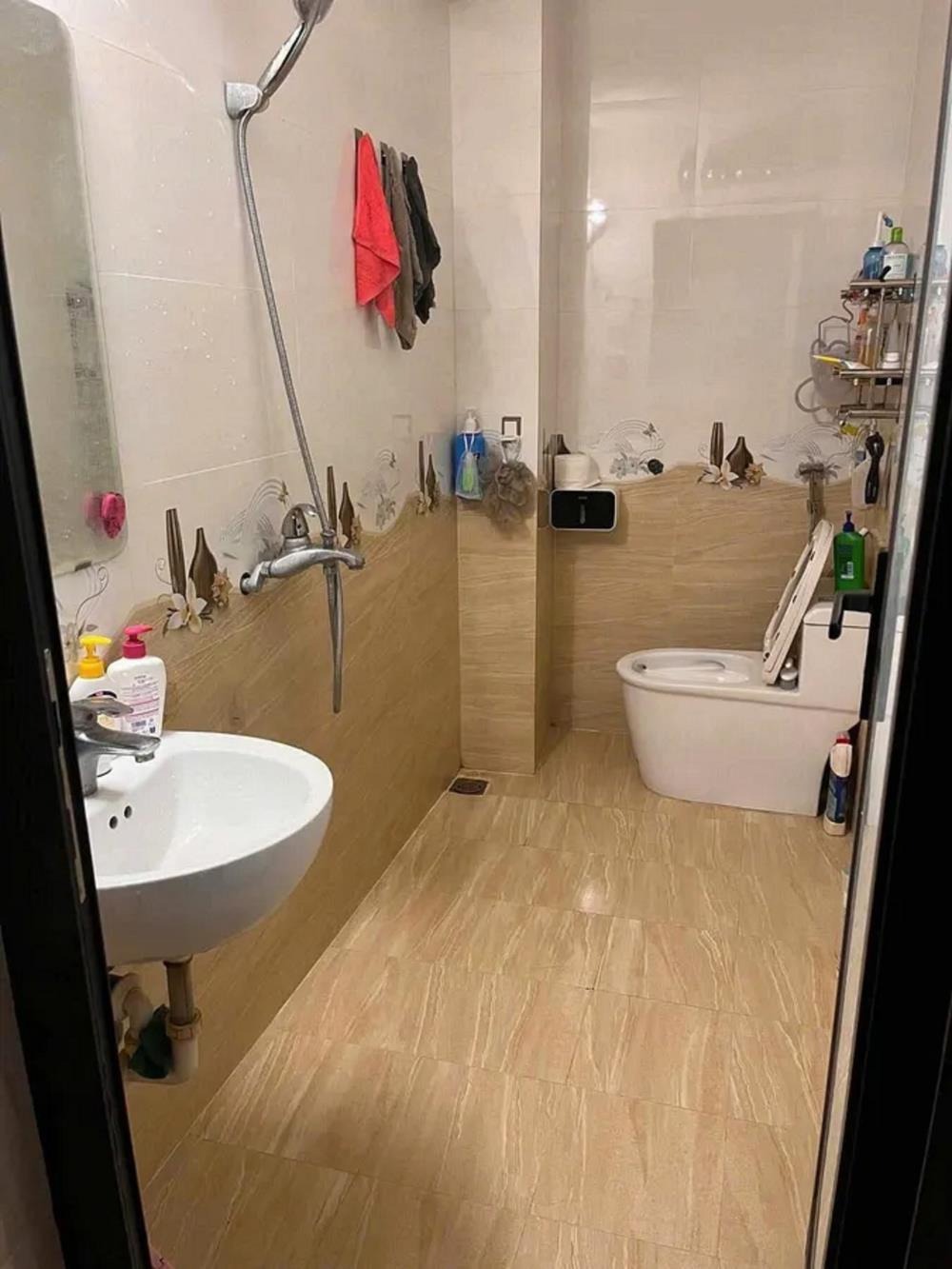 Bán nhà Cầu Giấy 40m2 x 5 tầng - Ngõ Thông Thoáng, Giá Tốt